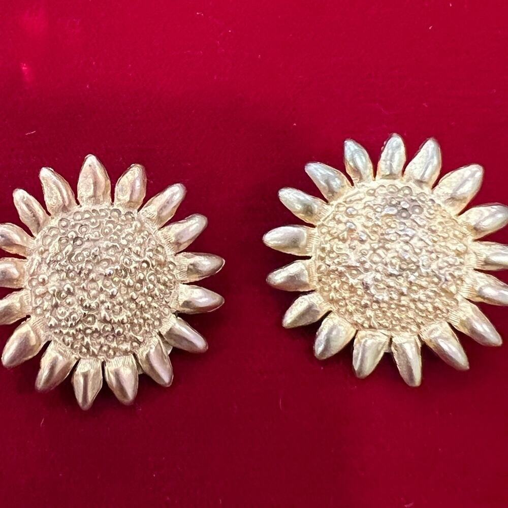Vintage sun clip earrings